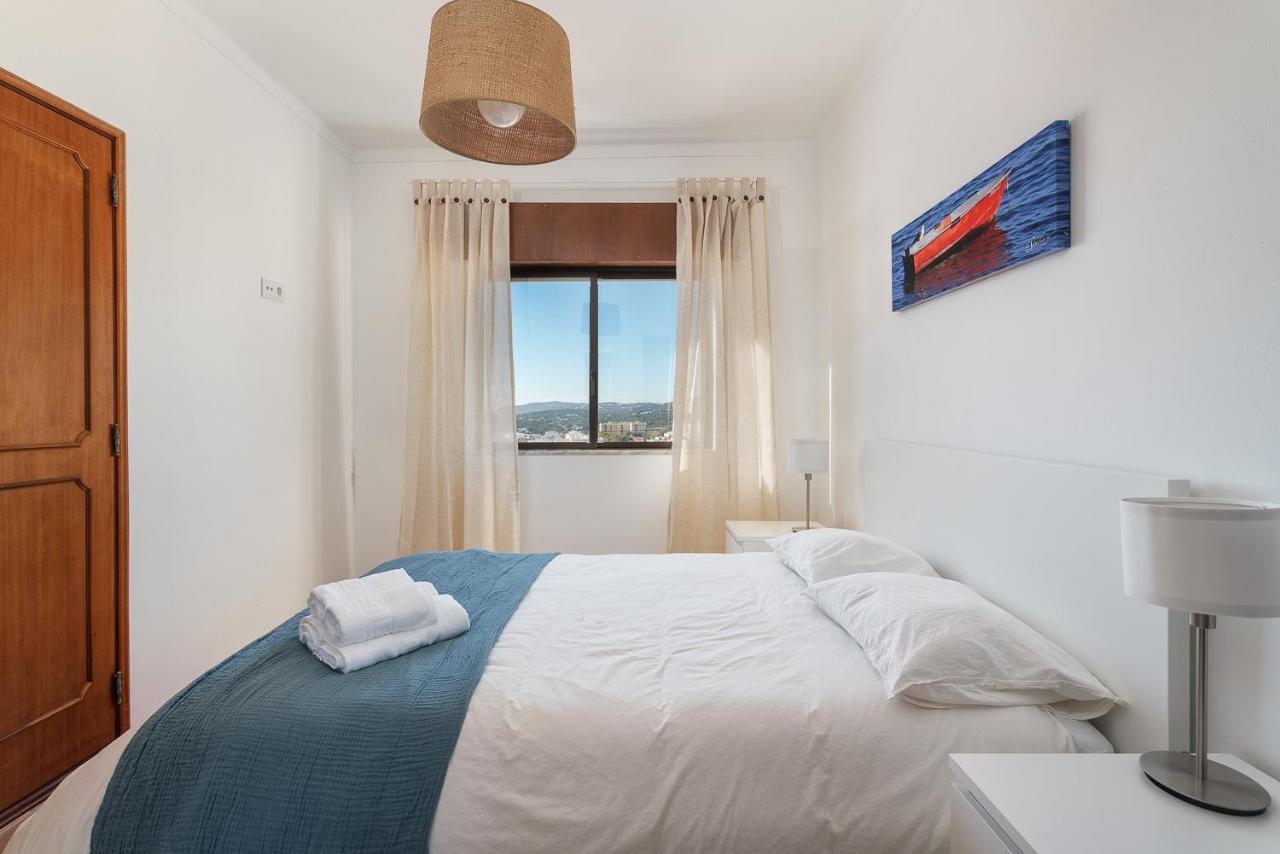 Hostwise - Spacious & Sunny Flat - Loule Exterior photo