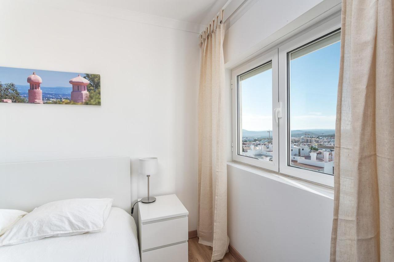 Hostwise - Spacious & Sunny Flat - Loule Exterior photo